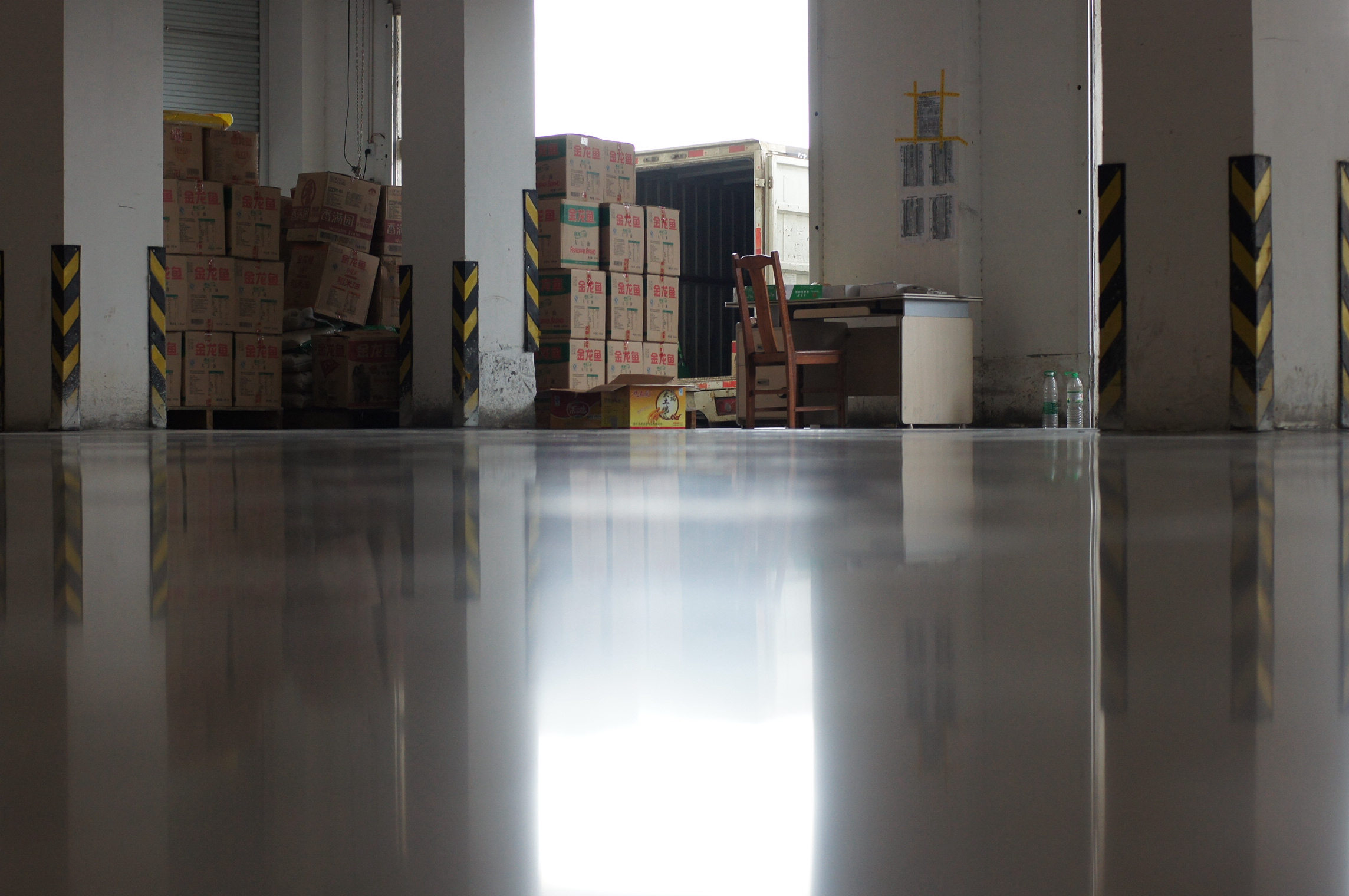 怎樣挑選優(yōu)質的混凝土密封固化劑？