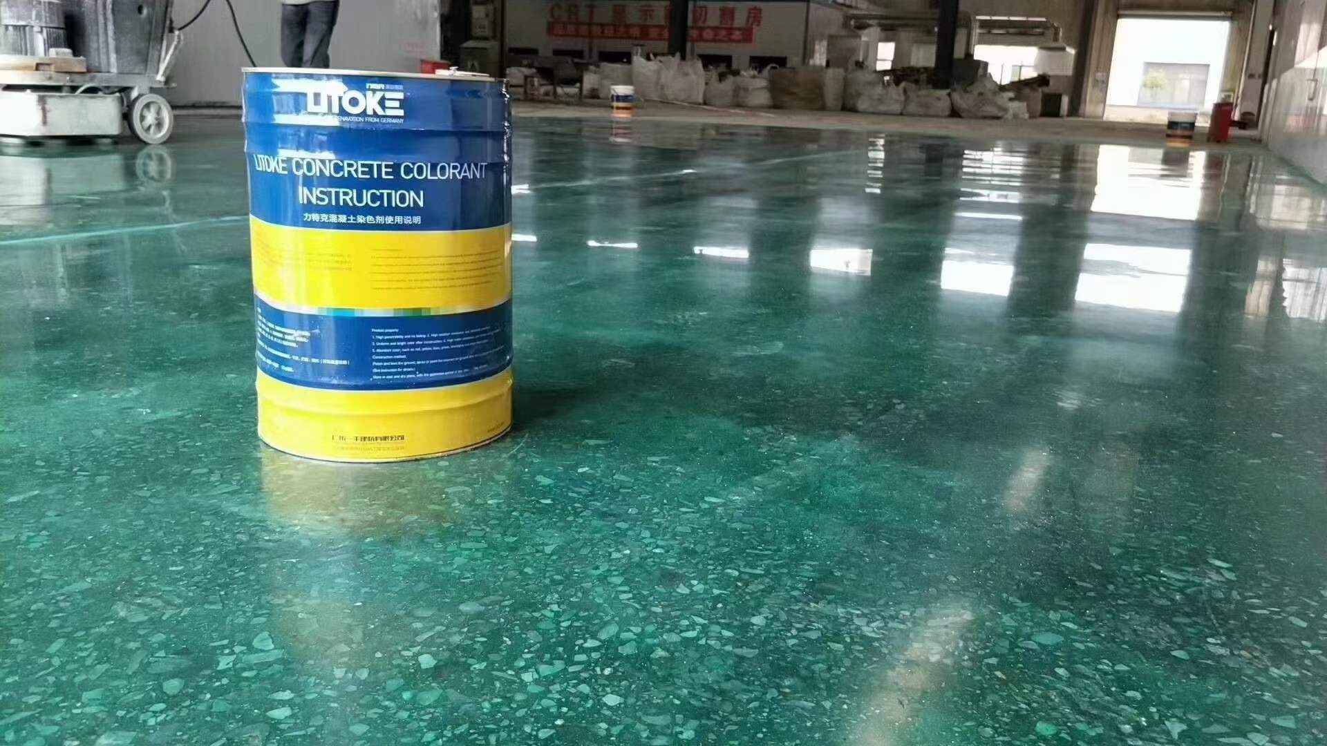 亮而不滑的地坪拋光液，濃縮滲透型地坪光亮劑！